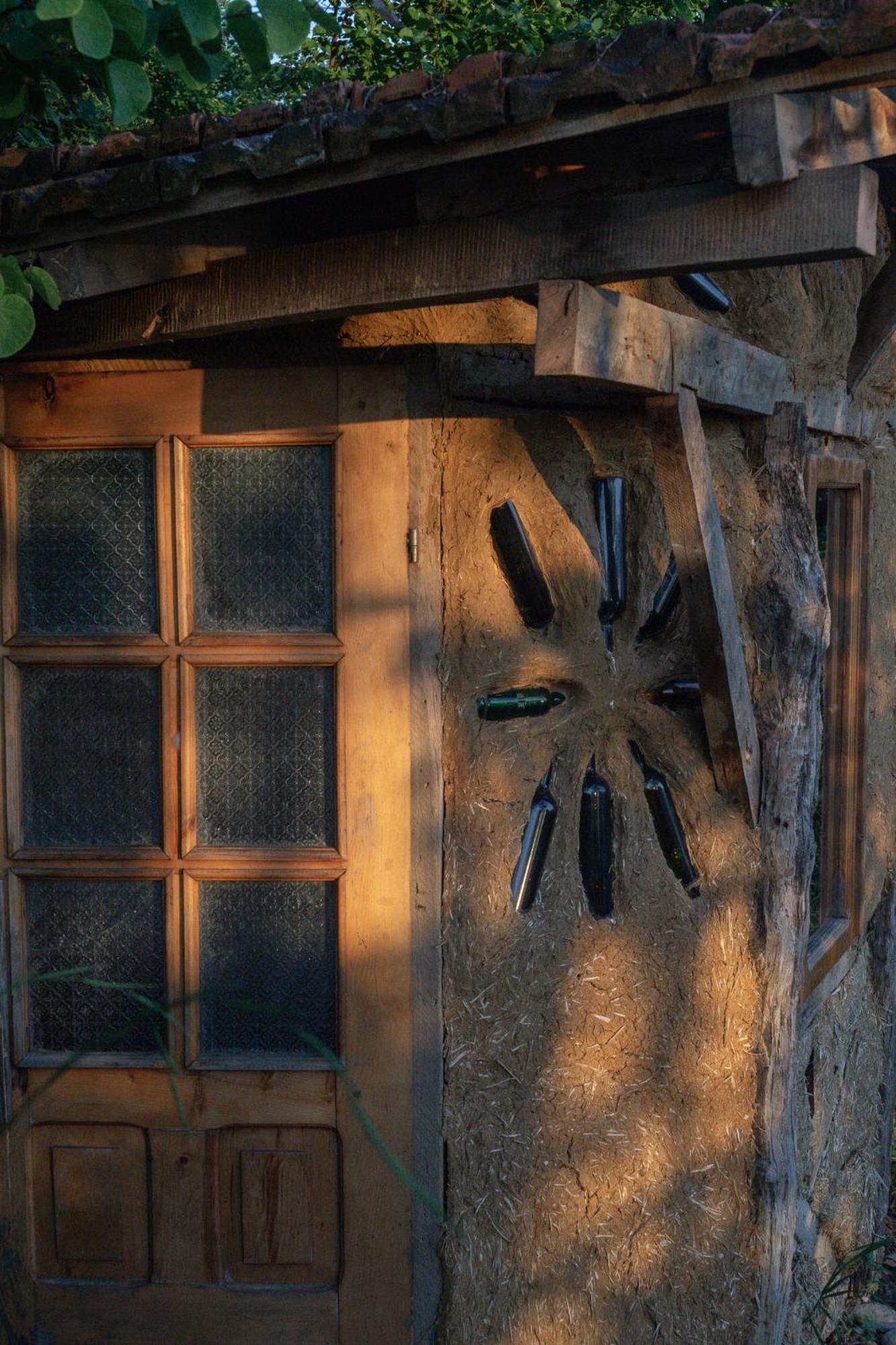 The House In The Village Pellumbas Dış mekan fotoğraf