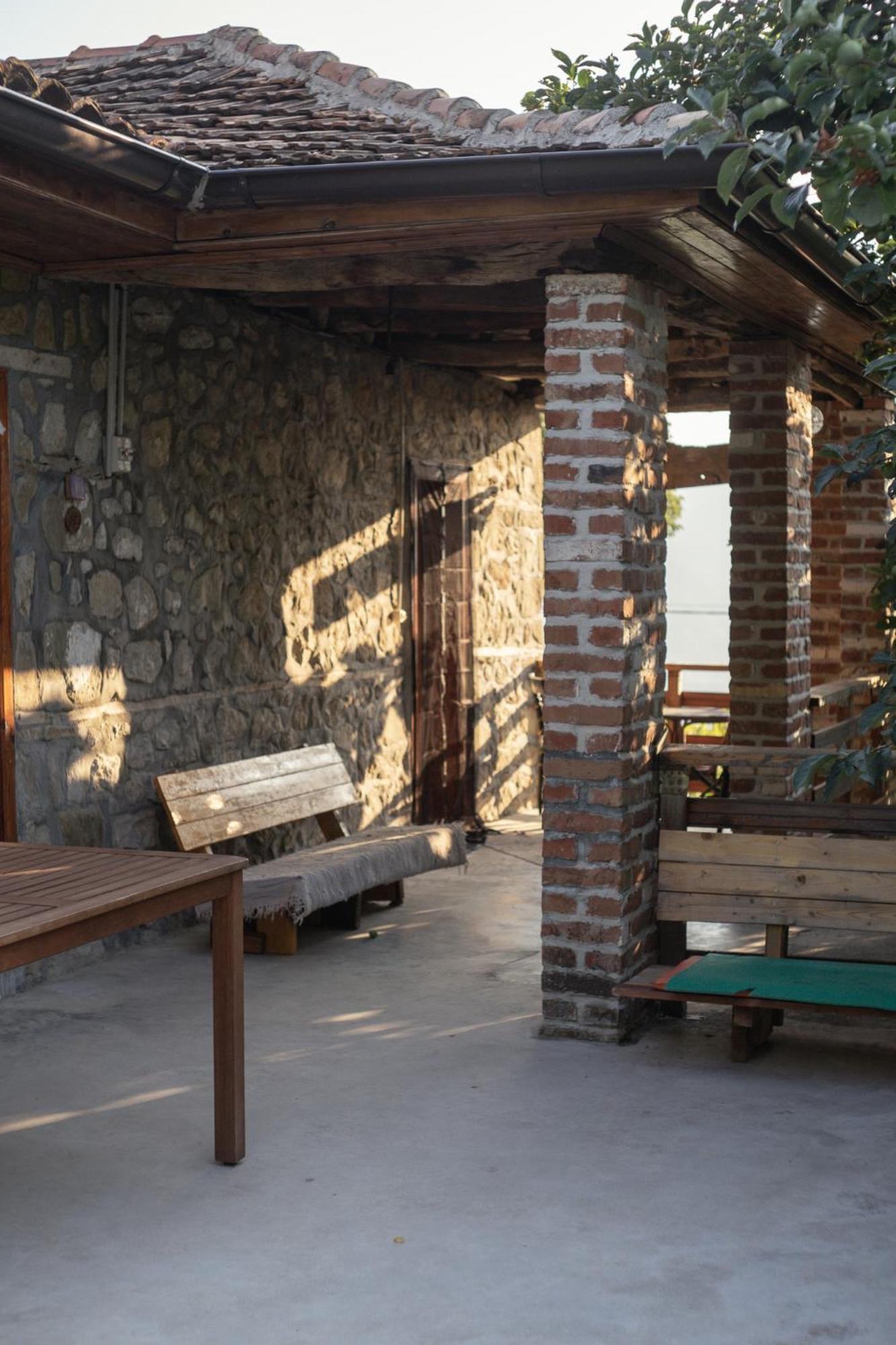 The House In The Village Pellumbas Dış mekan fotoğraf